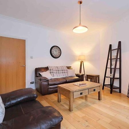 Modern & Spacious Apartment In City Centre Aberdeen Bagian luar foto