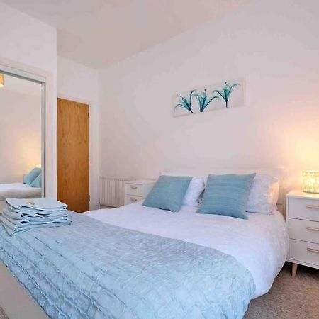 Modern & Spacious Apartment In City Centre Aberdeen Bagian luar foto