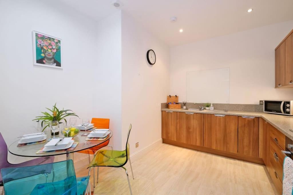 Modern & Spacious Apartment In City Centre Aberdeen Bagian luar foto